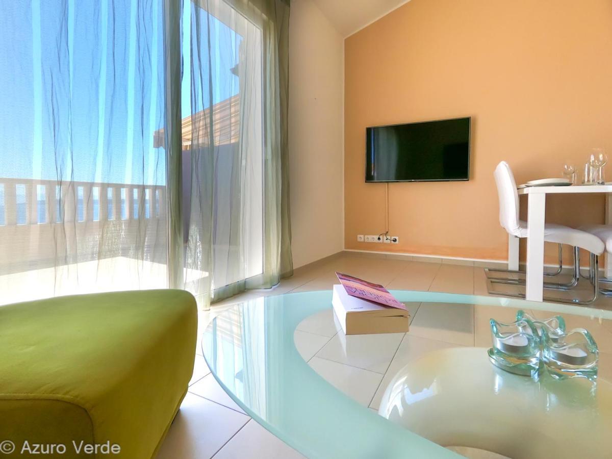 Azuro Verde ستومورسكا المظهر الخارجي الصورة